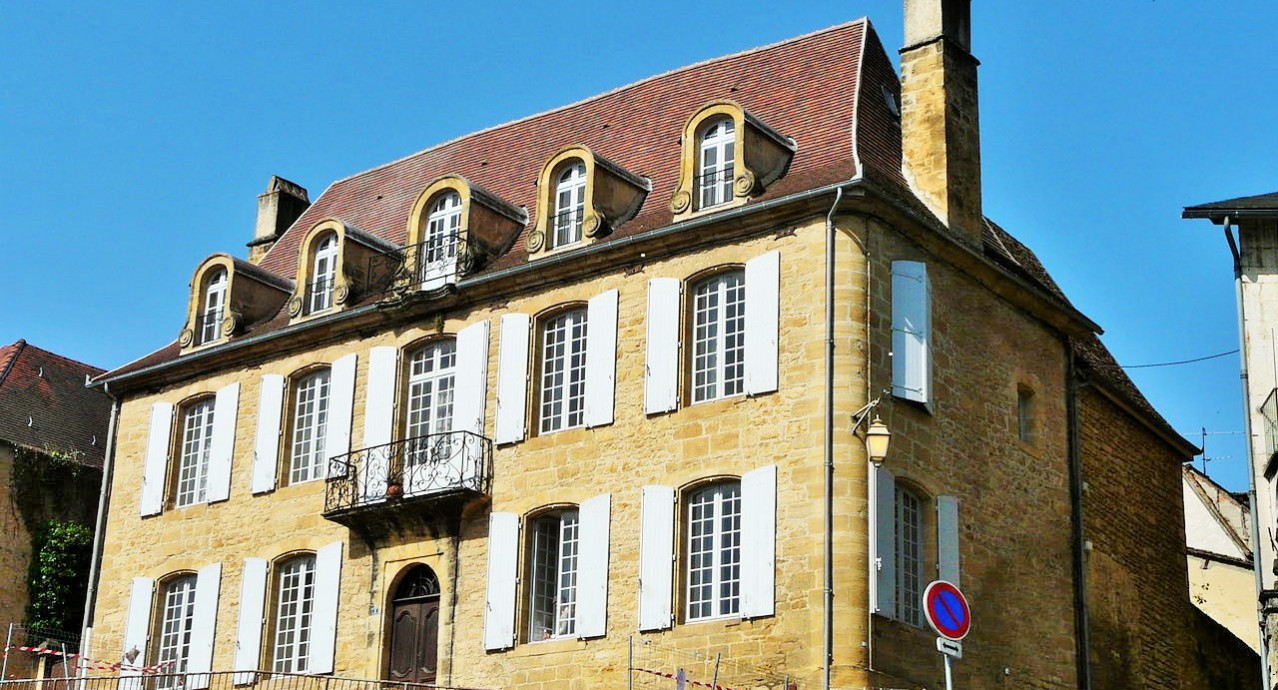 Sarlat-la-Canéda_hôtel_dAnglars_escalier