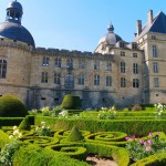 Chateau_de_Hautefort_jardins_perigord_dordogne