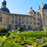 Chateau_de_Hautefort_jardins_perigord_dordogne