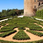 Chateau_de_Hautefort_jardins_perigord_dordogne