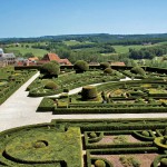 Chateau_de_Hautefort_jardins_perigord_dordogne