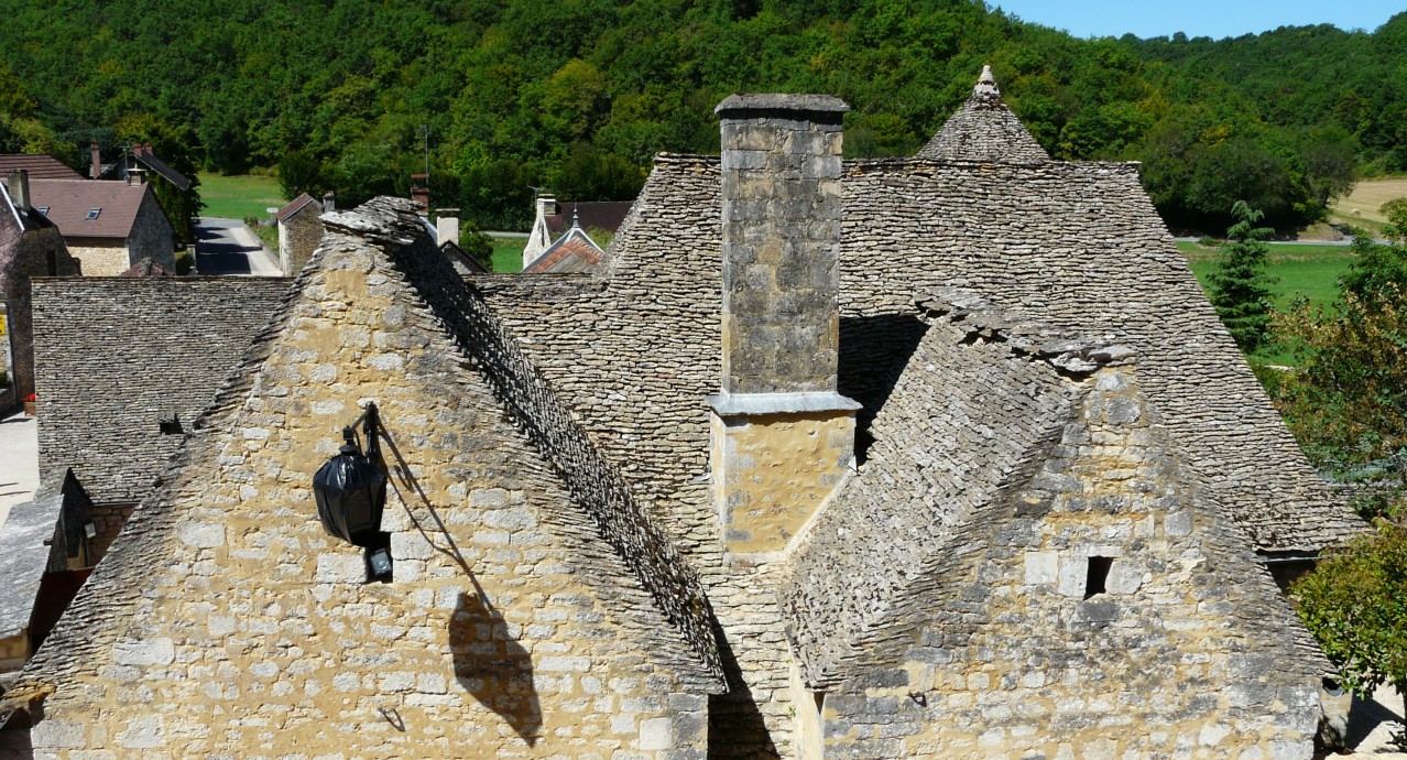 Saint-Amand-de-Coly_toits_lauzes_Père IgorSaint-Amand-de-Coly_toits_lauzes_Père Igor