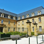 Sarlat-la-Canéda_ancien_hôpital,_30_av_Gambetta_