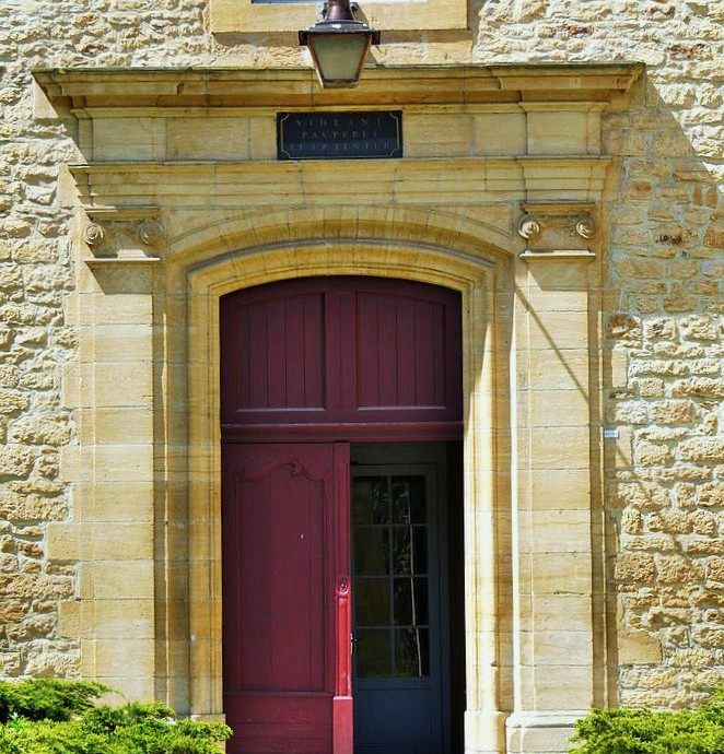 Sarlat-la-Canéda_ancien_hôpital,_30_av_Gambetta_