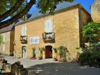 _musee-d-art-et-traditions-populaires-de-domme_dordogne