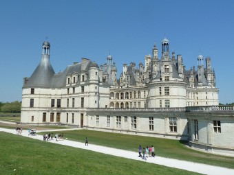 1280px-Château_de_la_Loire_Chambord