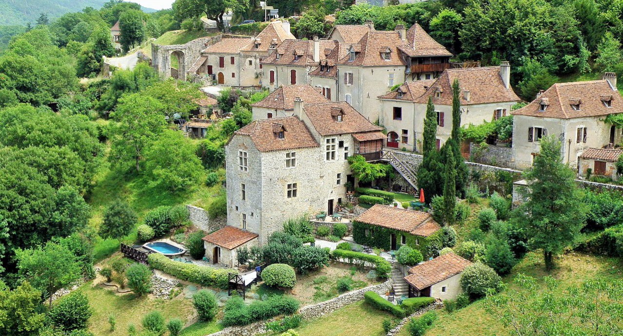 Vallée_du_lot_Saint-Cirq-Lapopie_Toits