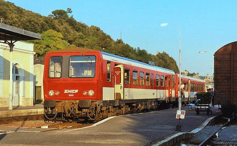 trai_gare_SNCF_sarlat_dordogne_perigord