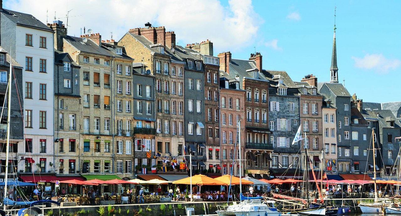 Honfleur_basse_normandie_france__le_vieux_port