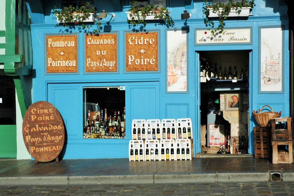 Honfleur_basse_normandie_france__le_vieux_port