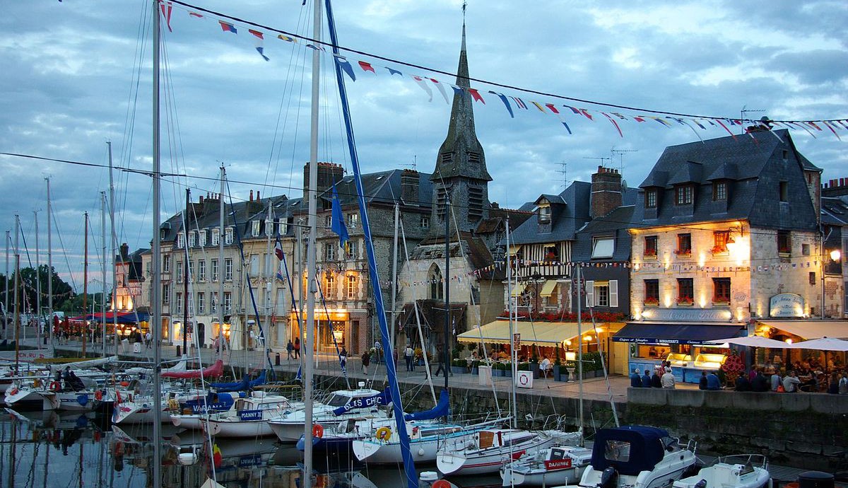 Honfleur_basse_normandie_france_le_vieux_port