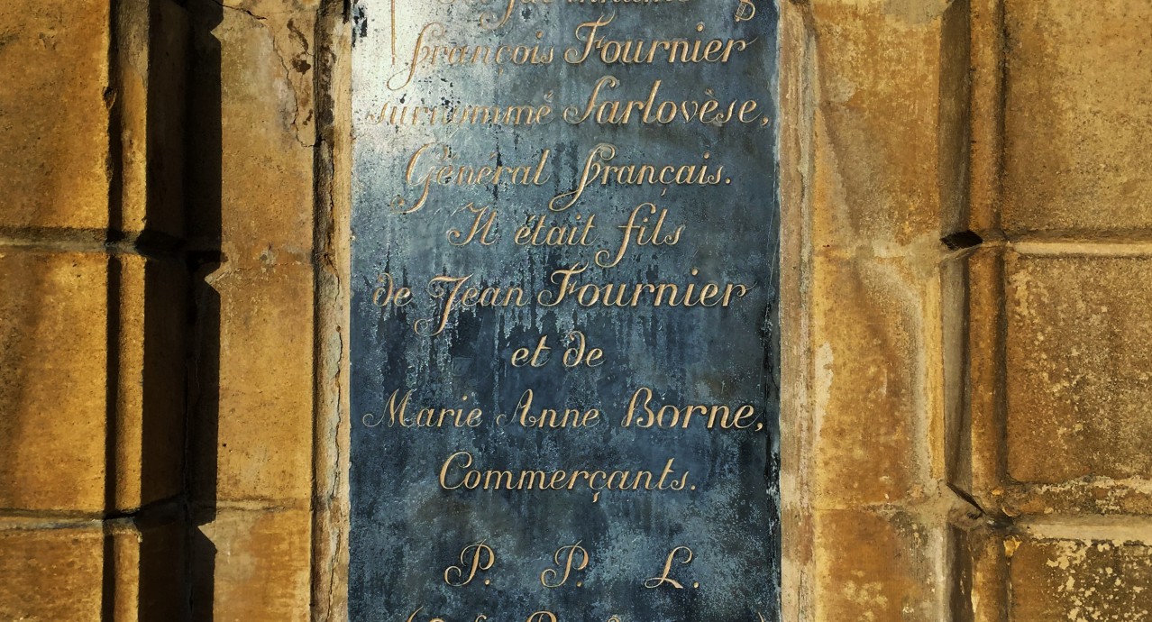 Pyramide Founier Sarloveze plaque